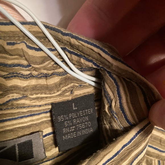 Mens shirt Large about 13 years old great condition worn less than 5 times - Picture 4 of 4